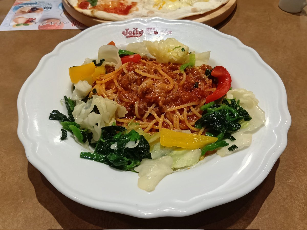 nitro_microphon's tweet photo. 感動ボロネーゼ（商品名）を食べました。温野菜トッピングに粉チーズかけまくりで幸せでした。川西店で完食。
#爆発うんこランチ https://t.co/WQIdUbDIiw