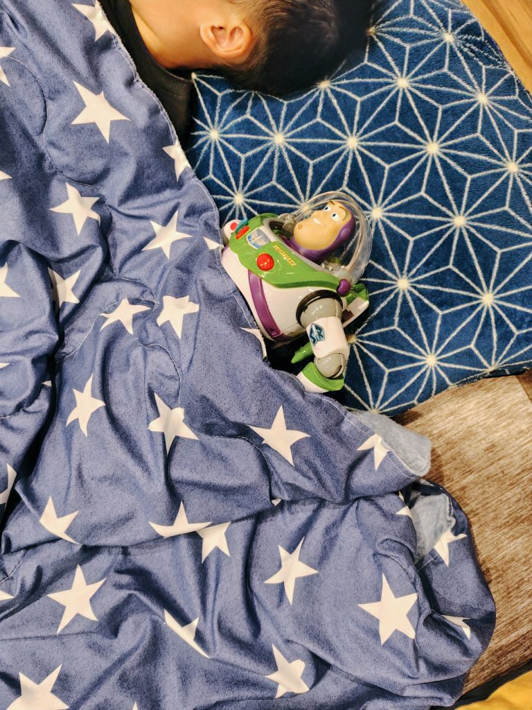 512ryokoDC's tweet photo. 3歳の誕生日からずっと一緒の宇宙野郎とリアタイしてる https://t.co/aQszbnbyey