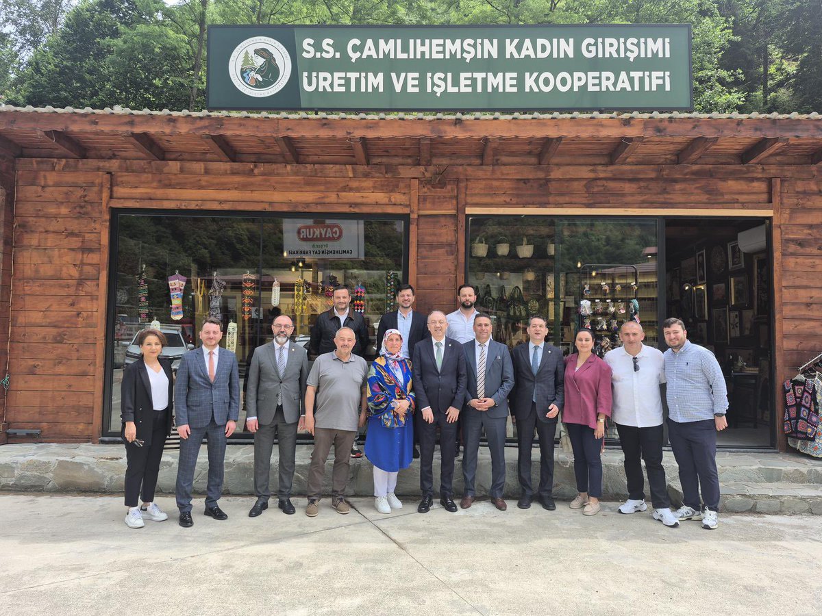 TrabzonEo's tweet photo. TEB Başkanı Ecz. M. İrfan Demirci, TEB Genel Sekreteri Uzm. Ecz. Taner Ercanlı ve TEB Saymanı Ecz. Tolga Mumcu Çetinkaya, Rize ilimize ziyarette bulundular. Nazik ziyaretleri için teşekkür ediyoruz. https://t.co/MwKsVXExTC