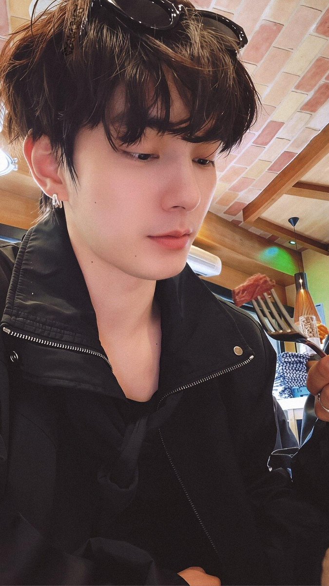 netthongkham's tweet photo. จืด                               หวาน

#XiZhao https://t.co/6ldWFbfEMv