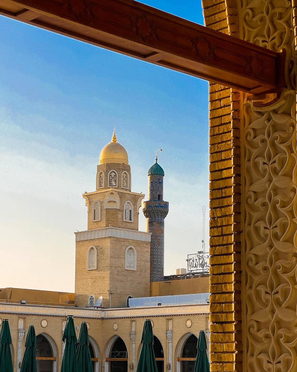 edpilen's tweet photo. واحد من أكثر المساجد جمالًا وعراقةً في العراق.

مسجد الكوفة المعظم 💛 https://t.co/3b4D12Cd66