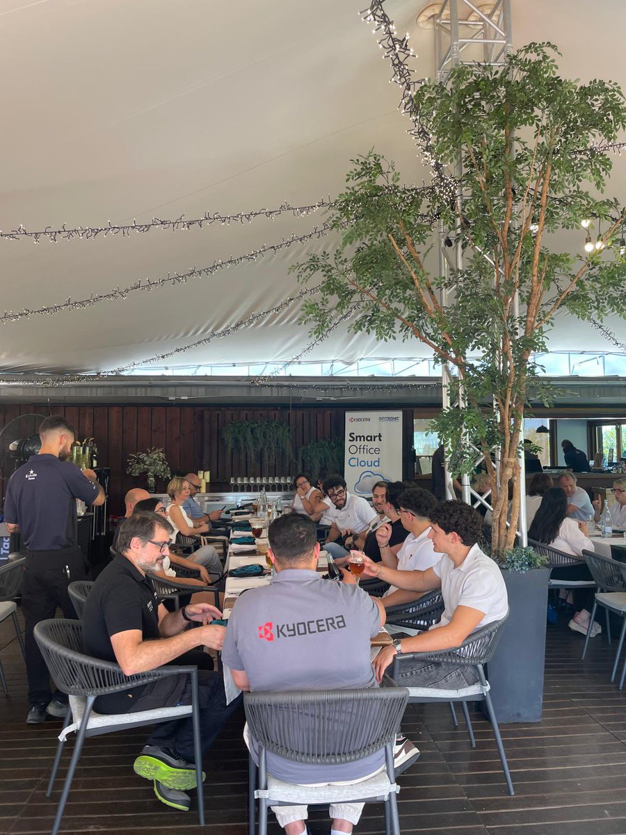 ofitronic_sis's tweet photo. Hoy estamos de convención #kickoff de empleados.
5 años de la nueva etapa #ofitronic con la ilusión a tope, desde el primer día
Gracias a @KYOCERA_DS_ES por todo el apoyo que nos está prestando
Somos #Kyocera en #Catalunya https://t.co/XQL1UJXlaE