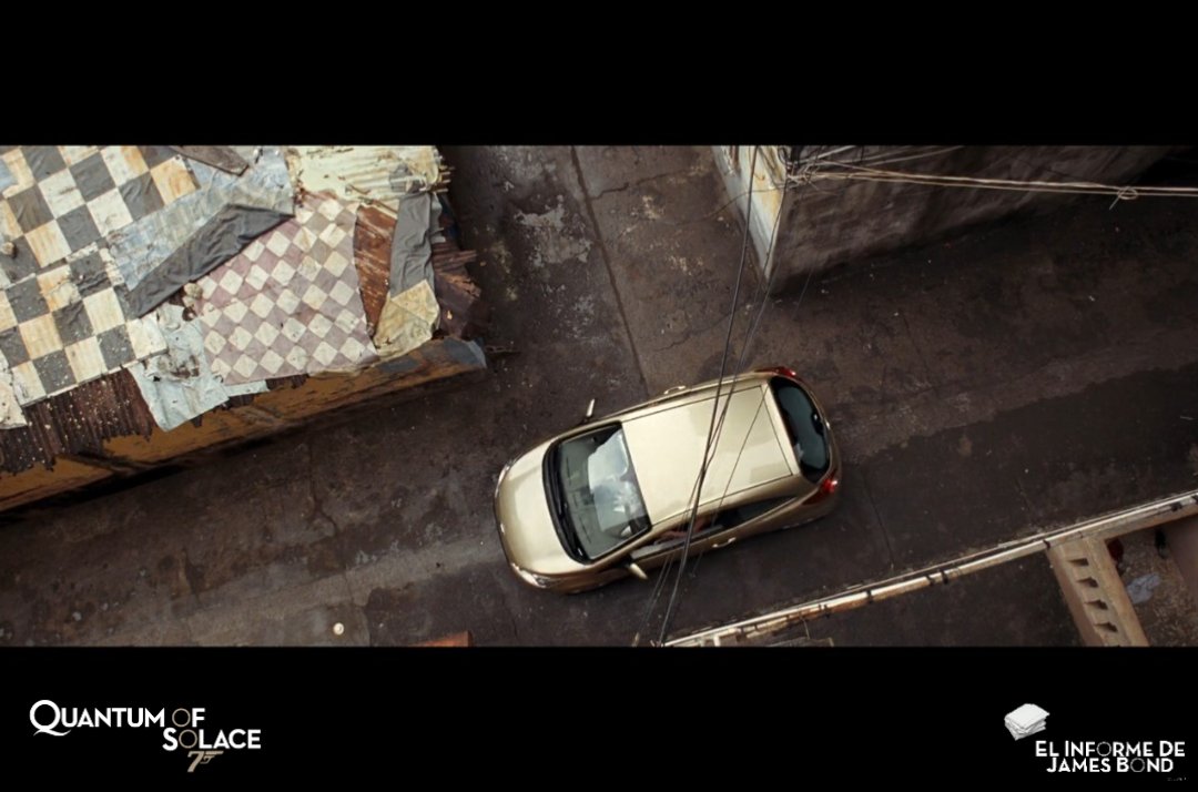 elinformede007's tweet photo. VIAJANDO COMO PASAJERO 🚖 En la película "Quantum of Solace" del 2008 Bond es recogido en Puerto Príncipe, Haití, por Camille en un Ford Ka. Con un llamativo color dorado metálico, gráficos exteriores y detalles interiores especiales. #JamesBond #DanielCraig #QuantumOfSolace https://t.co/zqNwp1negH