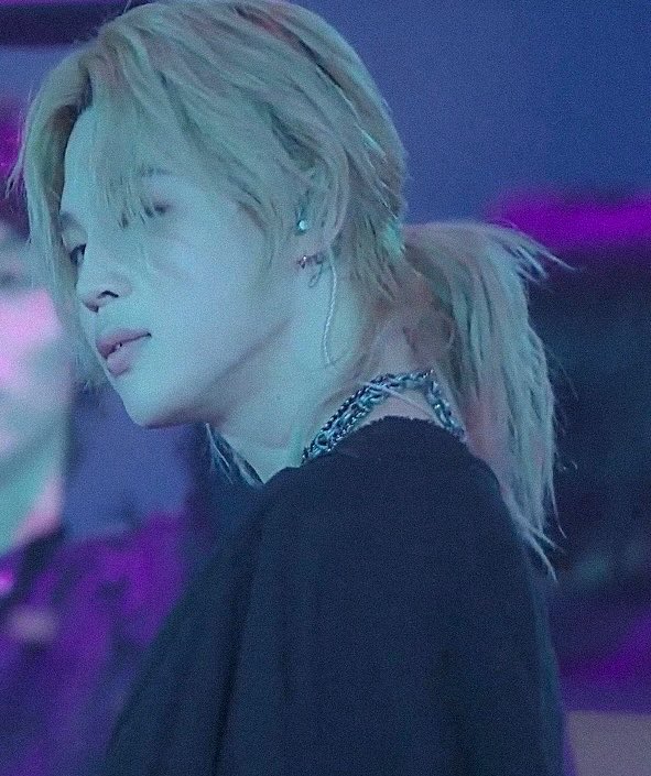 Firefly_1202's tweet photo. Looking as stunning as ever for Busan D1 🎀 https://t.co/rAF3ZadyGZ