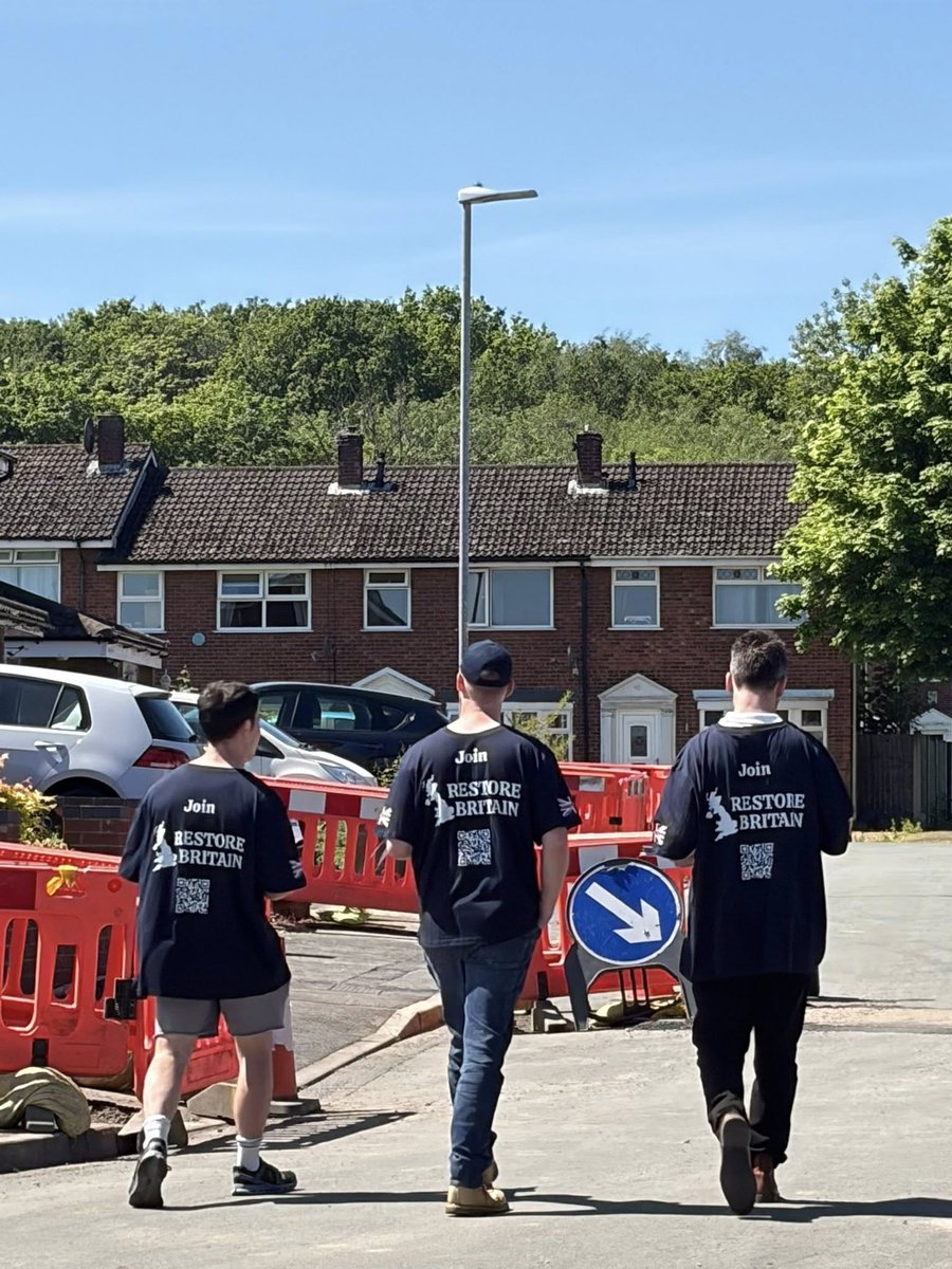 SheffRestore's tweet photo. Throwback to last weekend when Sheffield was last in Mackerfield.

Rebecca is a great person who is very passionate about representing the area and @RestoreBritain.

Can't wait to see her again along with everyone else this weekend. https://t.co/JHbBZCnFIa