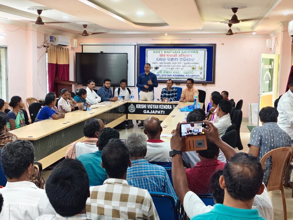 spgajapati's tweet photo. 🌱 At R. Udayagiri Block, Police Department and Agriculture Department jointly conducted an awareness programme for local farmers, encouraging them to shift from illegal ganja cultivation to profitable horticulture and other cash crops. 

Farmers were informed about legal rights https://t.co/jZczRWuTor
