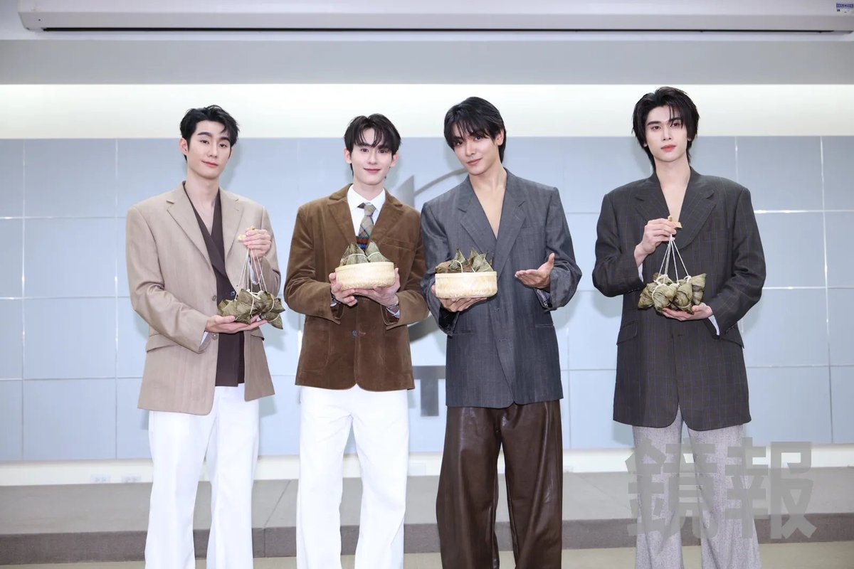 JoongOfficialTH's tweet photo. 📝 [ Interview ]

25歲「調情大師」想養豬！媽媽要求先買一棟房給我再說　口誤自爆養過「烤鴨」

🖇 : https://t.co/CXelld7zry

#GMMTVFANDAY31  
#JoongDunkxTaipei 
@ChenRcj #จุงอาเชน #JoongArchen 
#จุงดัง #JoongDunk https://t.co/8smc48XBk7