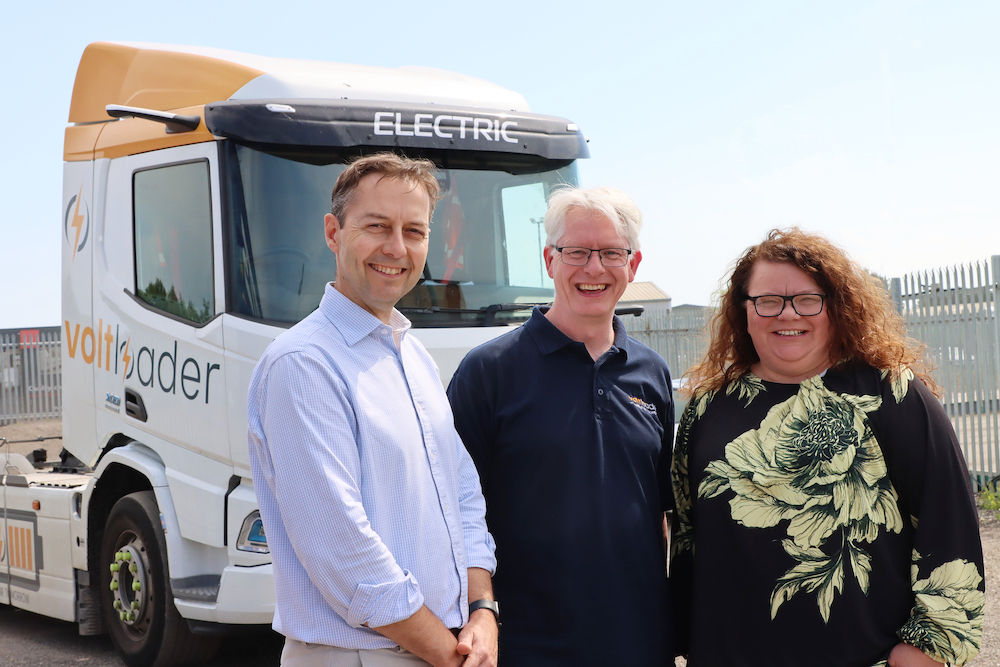 Comm_Motor's tweet photo. Voltloader has strengthened its senior management team with the appointment of Teresa Bristol as chief operating officer (COO) and John Whybrow as chief technology officer (CTO). READ MORE …https://t.co/IPoMuH5rrV

#CommercialMotor https://t.co/vqjYjdZJ1t