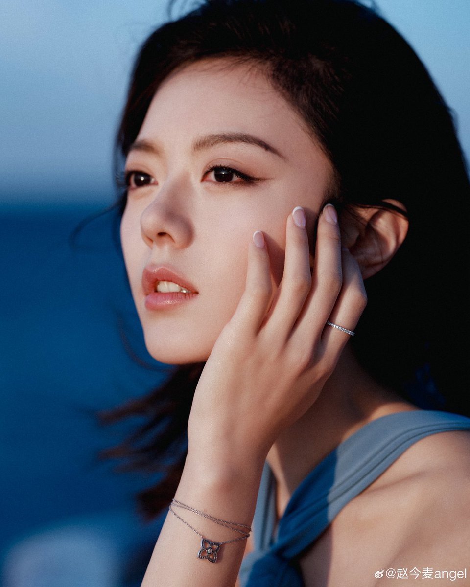 mylilbabyj's tweet photo. จินม่ายมาลงเอง ไม่ซ้ำกับสตูด้วย สวยมากกกกกกกกกกกกกกกกกก หมดคำจะอวยหนูแล้ว เพราะหนูสวยมากจริงๆๆๆๆๆ De Beers สนใจลูกสาวแม่มั้ยคะ 😙
#ZhaoJinmai #赵今麦 #จ้าวจินม่าย https://t.co/AKxoM5gFpE