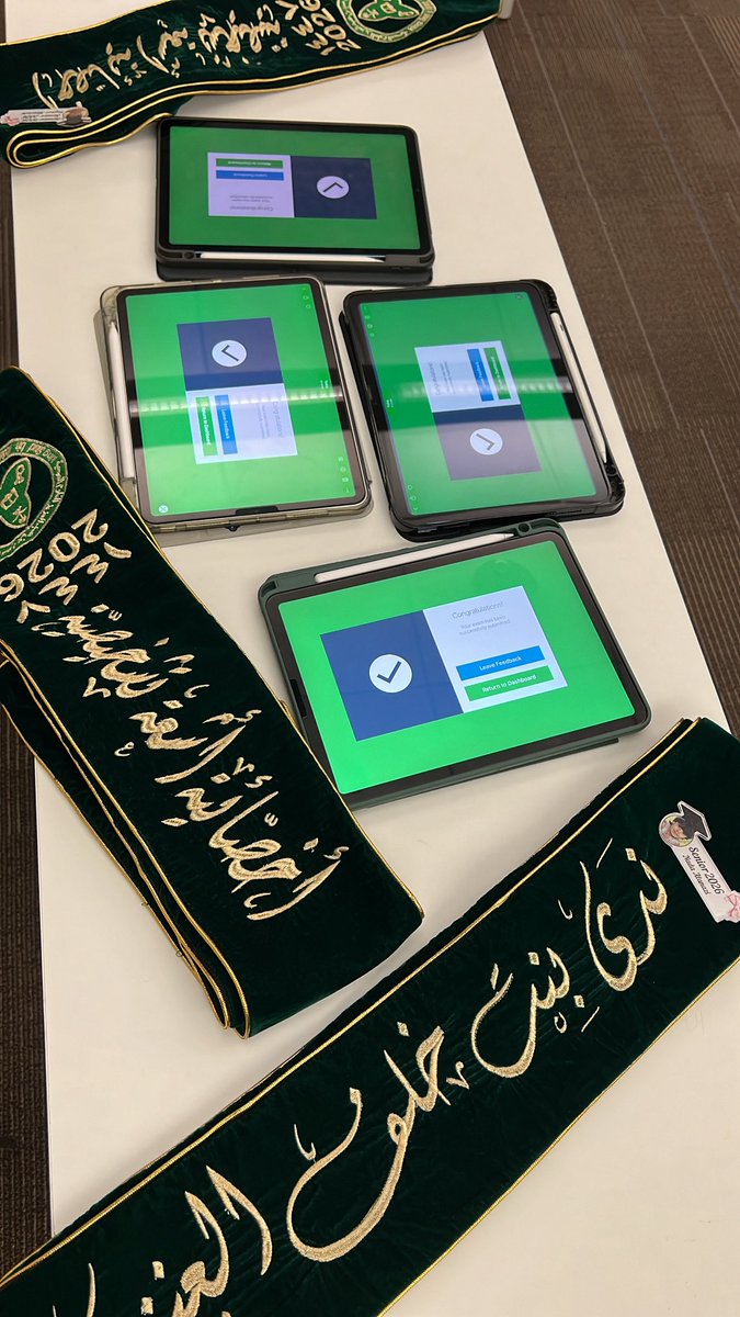 Starsnad's tweet photo. أخر أختبار و أخر يوم بمسيرتي الجامعية ، الحمد لله على التمام و حسن الختام 🤍🥹✨

انا اليوم رسمياً خريجة 🎓 https://t.co/9OYJCfgbD2