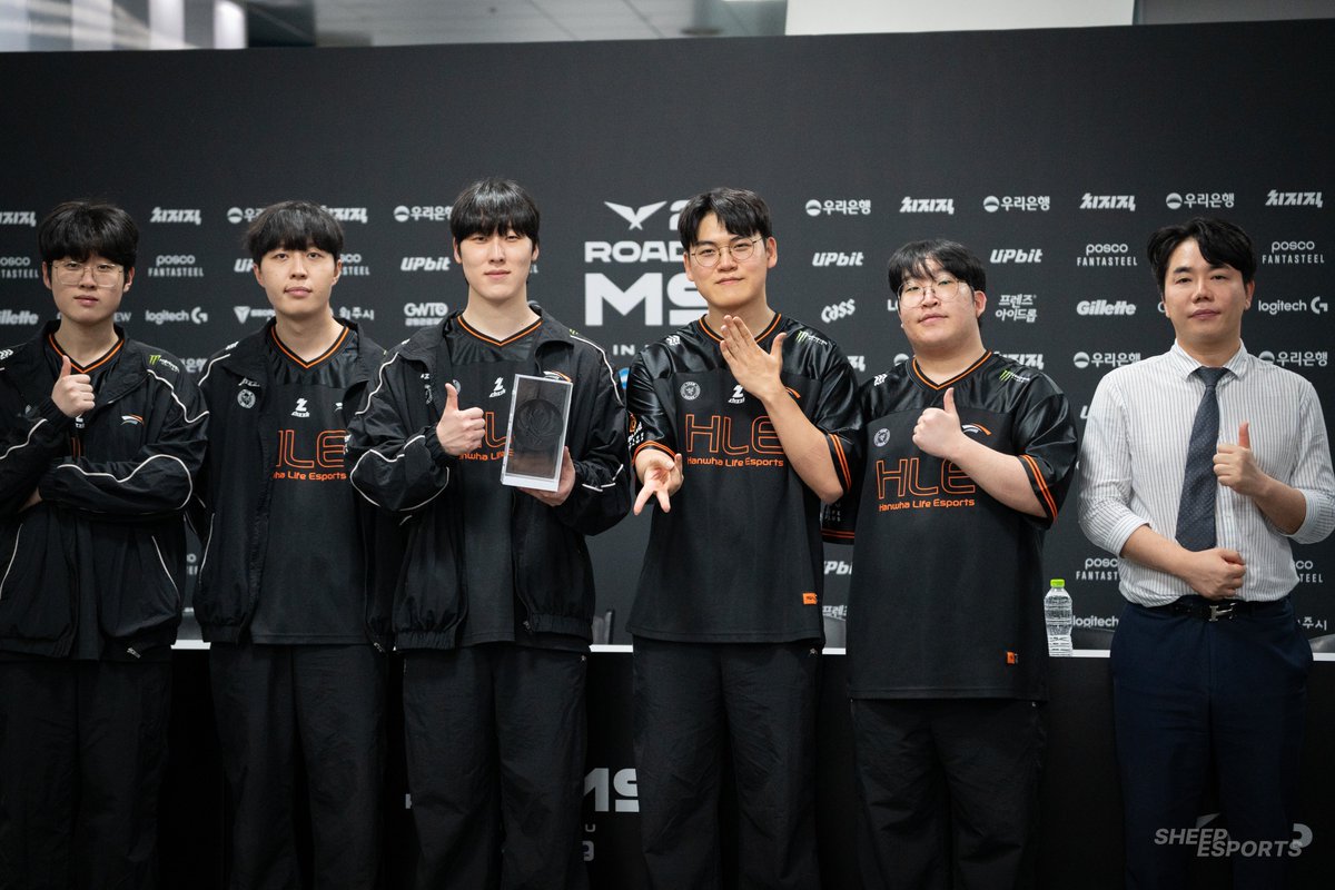 arieslol_'s tweet photo. Gumayusi, thank you for the pose 😭😭

#LCK #HLE #RoadToMSI @LCK https://t.co/2LRXRlJ3a2