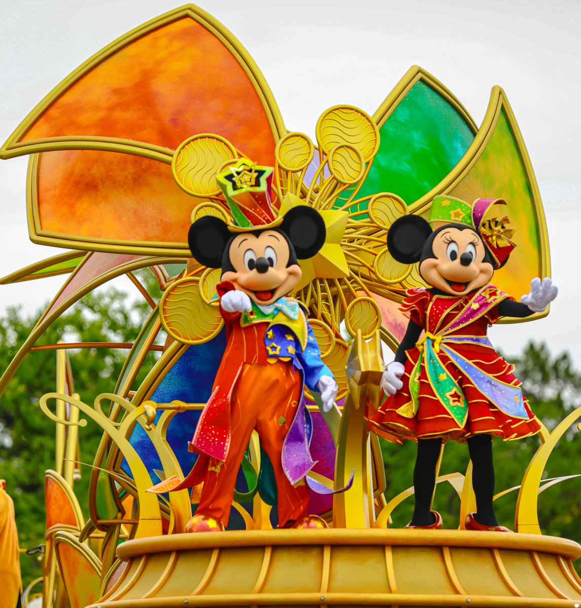 raypicorder's tweet photo. ディズニーランドへ
ダンサーも撮ってみた。 https://t.co/z4bOEDtLWU