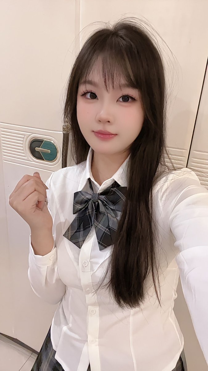 sweets1114's tweet photo. 新人刚玩~高考结束第二天！
谁要锐评准女大的福照🤣.... https://t.co/oLL73tOSJ0