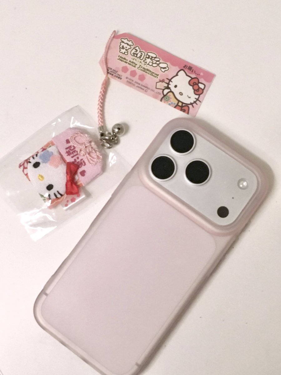 yoocandyit's tweet photo. 테무 천 원짜리 케이스 좋네 .. // ♡ https://t.co/ZjcN3mBuPr