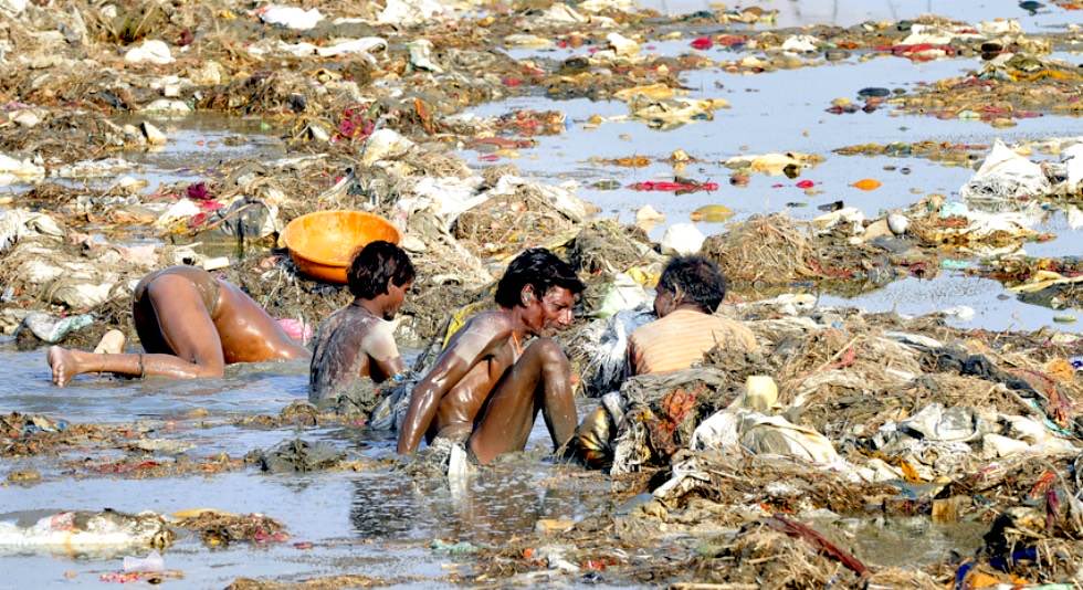 RespectedSar's tweet photo. @kaisiyejindagi If i had belong to this cult, i would be hiding in caves &amp; i would be thinking million times before having any opinion on hygiene &amp; cleanliness. https://t.co/RF78N7o7u4
