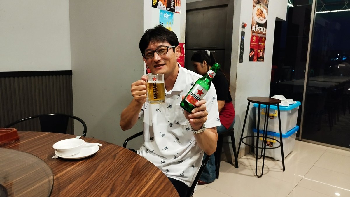 ASasurai's tweet photo. ジャカルタでインドネシアビールを頂く。暑いせいか妙に美味いねぇ。

#bintanbeer #indonesia #jakarta https://t.co/I9vBxGVCIr
