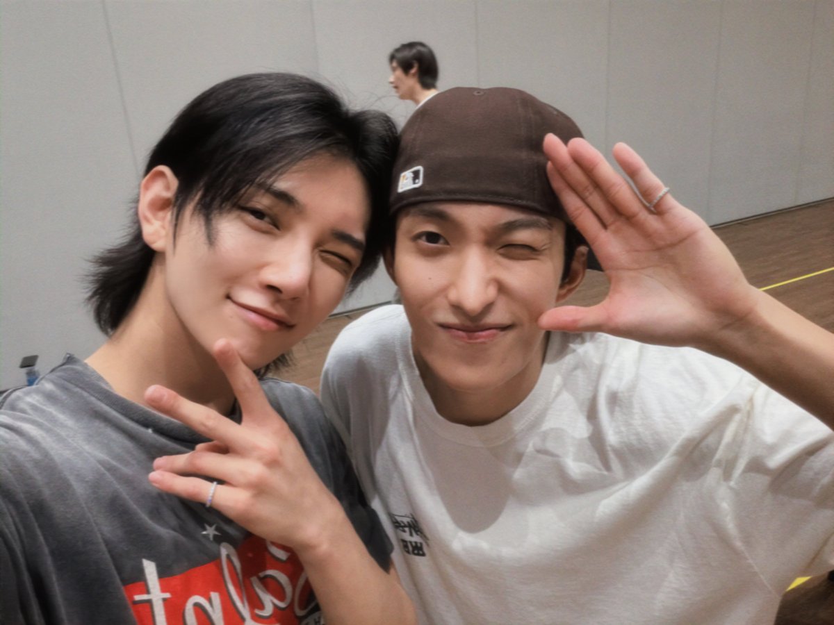 슈ami ૮◜𖥦◝ა tweet media