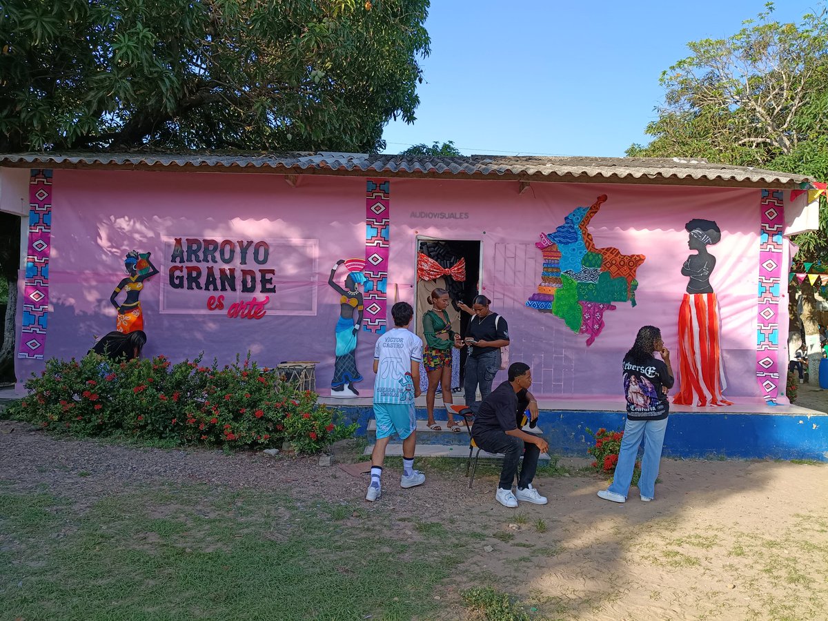 blisneida's tweet photo. EE Nueva Esperanza de Arroyo Grabde. Feria de las matemáticas Las matemáticas son el alfabeto con el que Dios escribió el universo."#ArroyoGrandeEsArte https://t.co/SbhJ7EnGRa