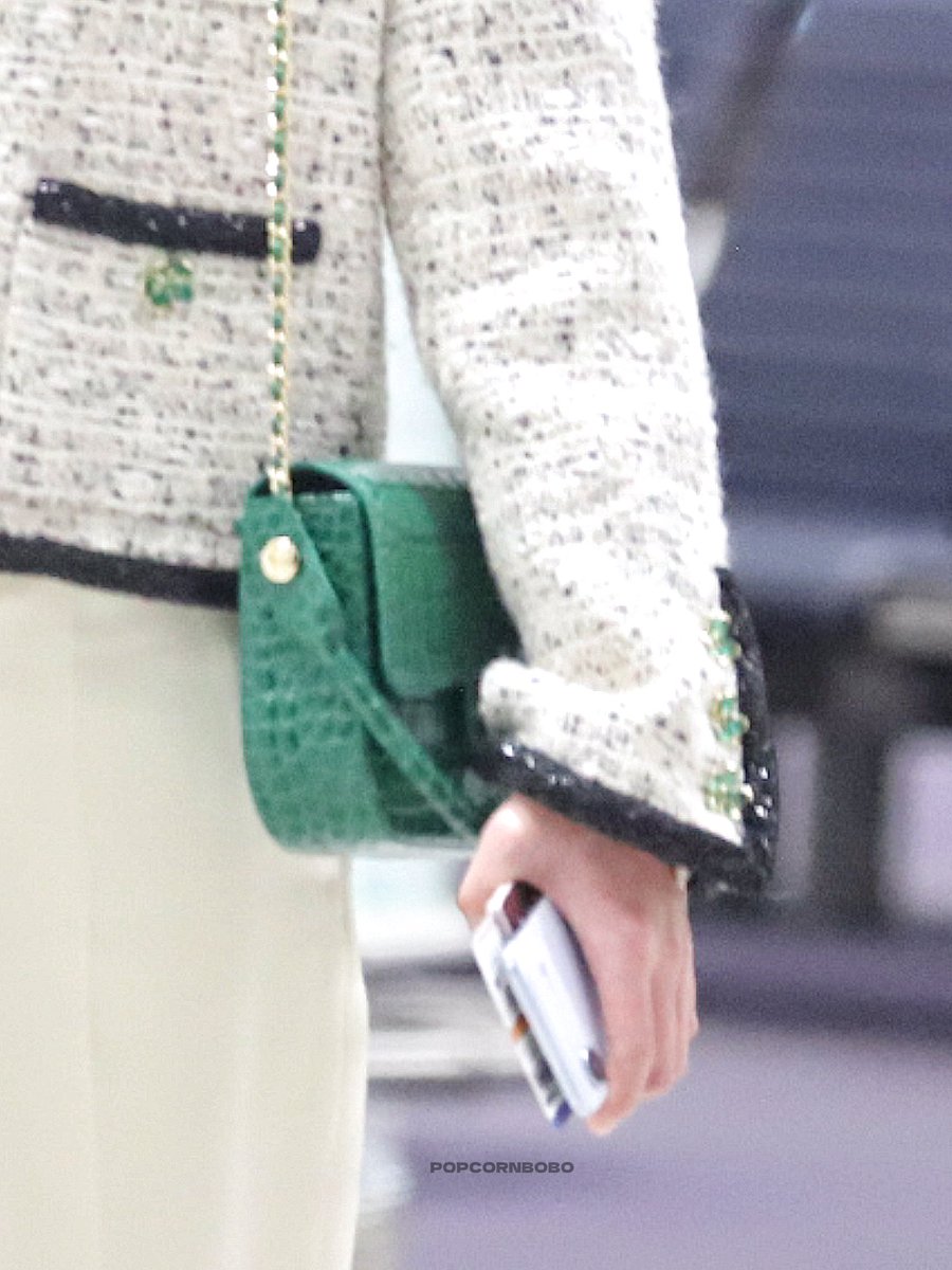 POPCORNBOBO323's tweet photo. 260612 ICN #RENJUN #런쥔 

💚⋆⁺₊⋆ ☀︎ ⋆⁺₊⋆💭🫶🏻 https://t.co/LfgAXMBlxv