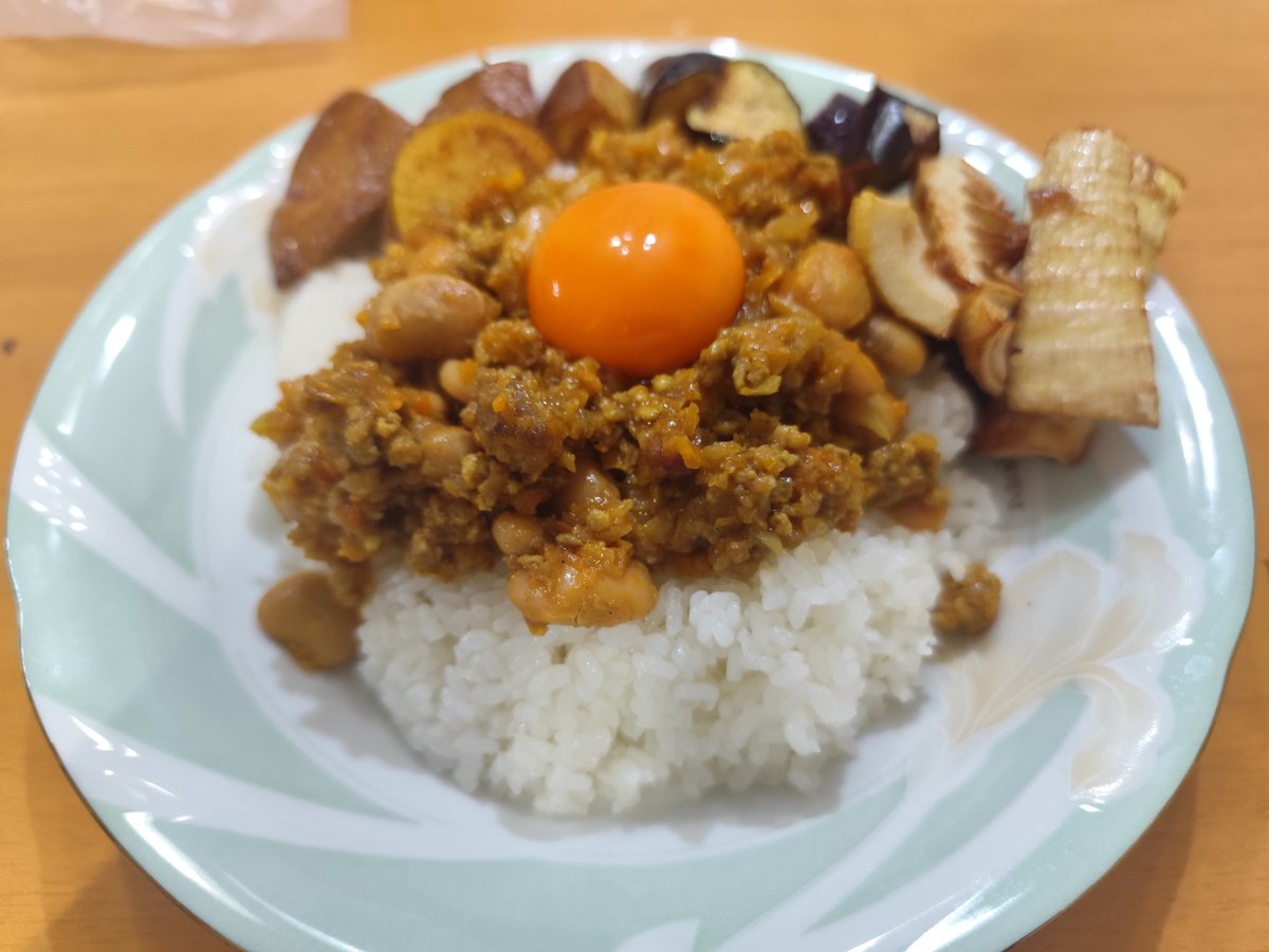 cooking_bear2's tweet photo. 夕飯はドライキーマカレー https://t.co/X1USyo4bAT