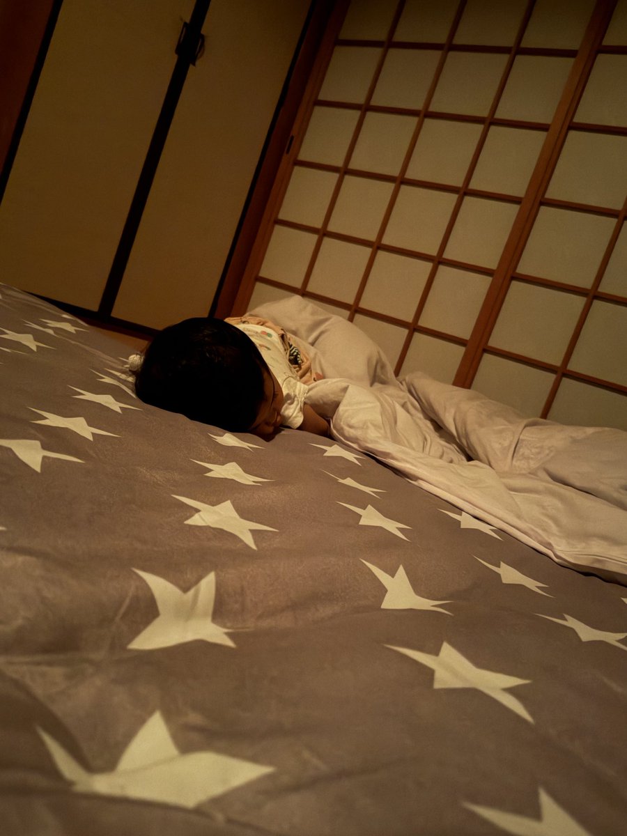chie_coins's tweet photo. 田舎の就寝時間は早い https://t.co/e1I6iihcRr