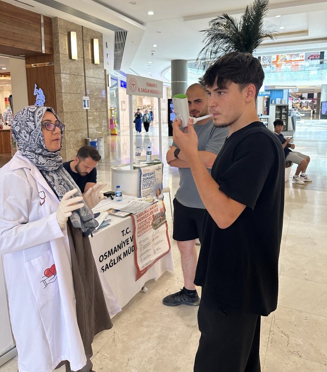 Osmaniyesaglik's tweet photo. Dünya tütünsüz günü dolayısıyla merkez toplum sağlığı merkezi sağlıklı hayat merkezi personellerinden doktor derya yıldırım tarafından  karbonmonoksit ölçümü yapılarak vatandaşlara sigaranın zararları konusunda bilgi verilerek sigarayı bırakmak için sigara bırakma pollkliniklerine yönlendirme yapılmıştır.
@EmrahCeviz 
@saglikbakanligi 
@halksagligigm
