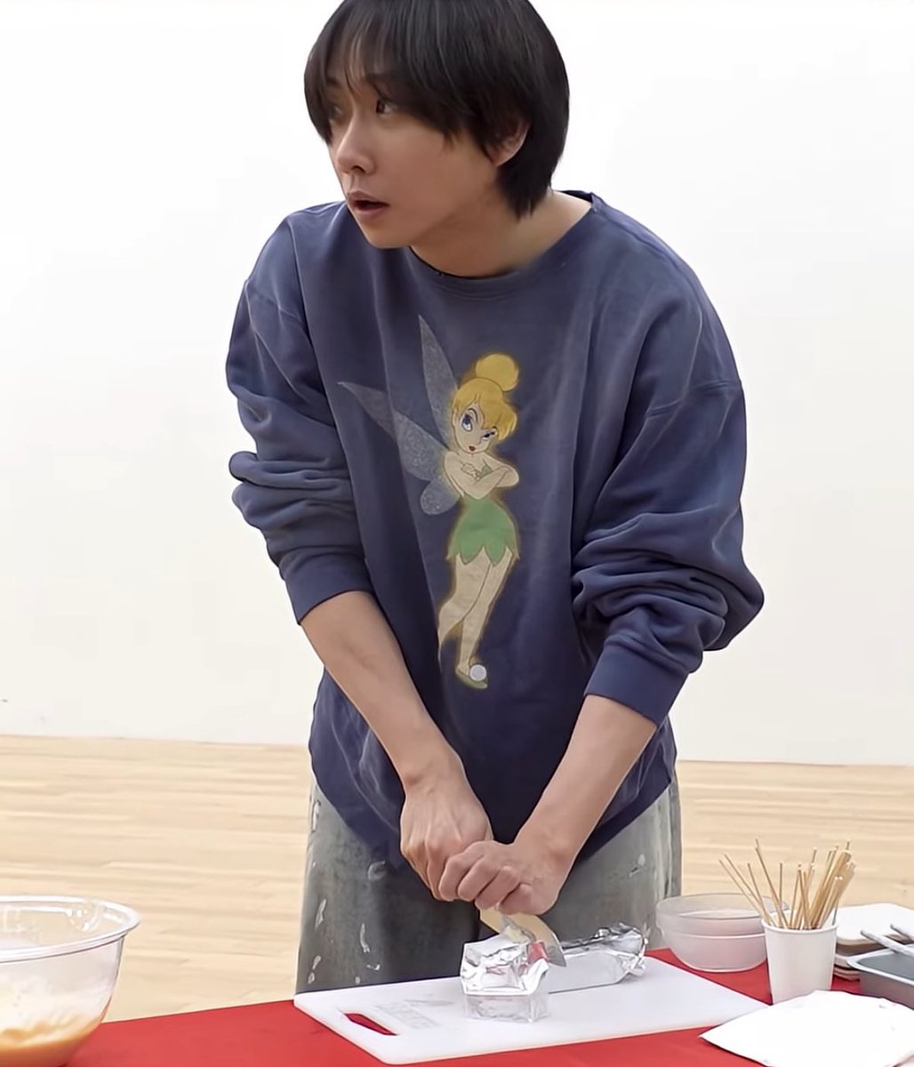 meromurameroto's tweet photo. まっっって、中村海人さん( ; ; )

目にかかる髪も、猫の手も、捲った袖も、腕の筋肉も、呼ばれて上げた視線も、全部めろいよ https://t.co/PidwPskvZj