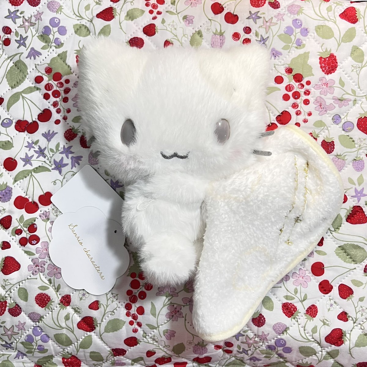 rosebloommocha's tweet photo. wts sanrio merch &amp; jellycat

pricelist :
•) jellycat deluxe : 1 juta
•) vintage set sb &amp; my mel : 1 juta
•) masyus &amp; sb negotiable (depends)
•) last pict masyu plush : 500k

link shopee product in comments bellow >> https://t.co/CSN0vYLosp