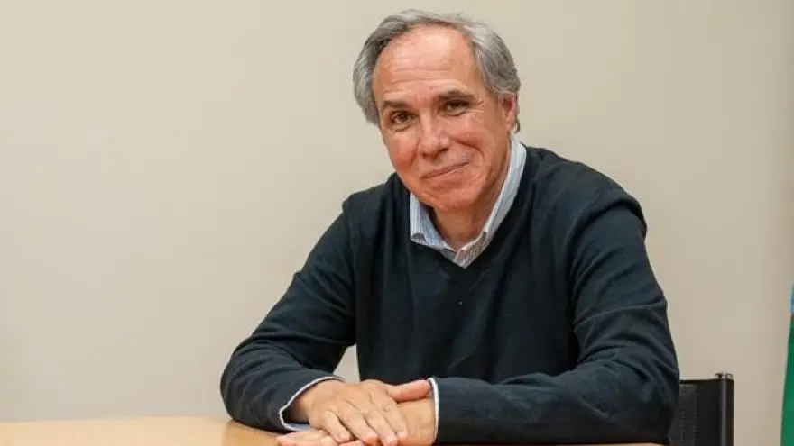 provincia1270's tweet photo. #AHORA | Nos comunicamos con @joserarteaga, presidente de @AU_BA_SA.

➡️ La Autopista Buenos Aires-La Plata suma un cuarto carril para aliviar los viajes diarios.

📻#EsUnMontón
💻https://t.co/jKejIHcpvt https://t.co/HAS8nt3wIV