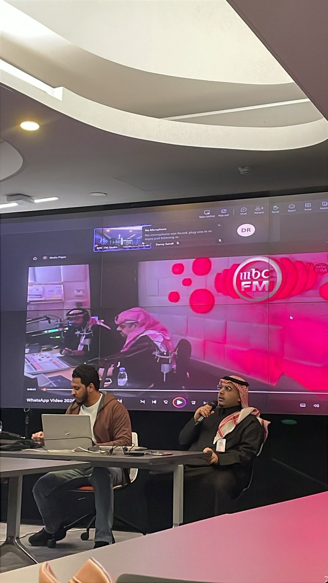 hixll2002's tweet photo. لكل رحلة بداية، وكانت هذه إحدى البدايات اللي أفتخر فيها. 🤍

سعيدة بانضمامي إلى برنامج المذيع المتميز في @MBCAcademyME ، تجربة ثرية تعلمت منها الكثير وأضافت لي على المستوى المهني والشخصي.

وهنا بعض اللقطات من بداية هذه الرحلة الجميلة.✨✨

#المذيع_المتميز 
@MBCAcademyME https://t.co/yBNaWVvGJ5