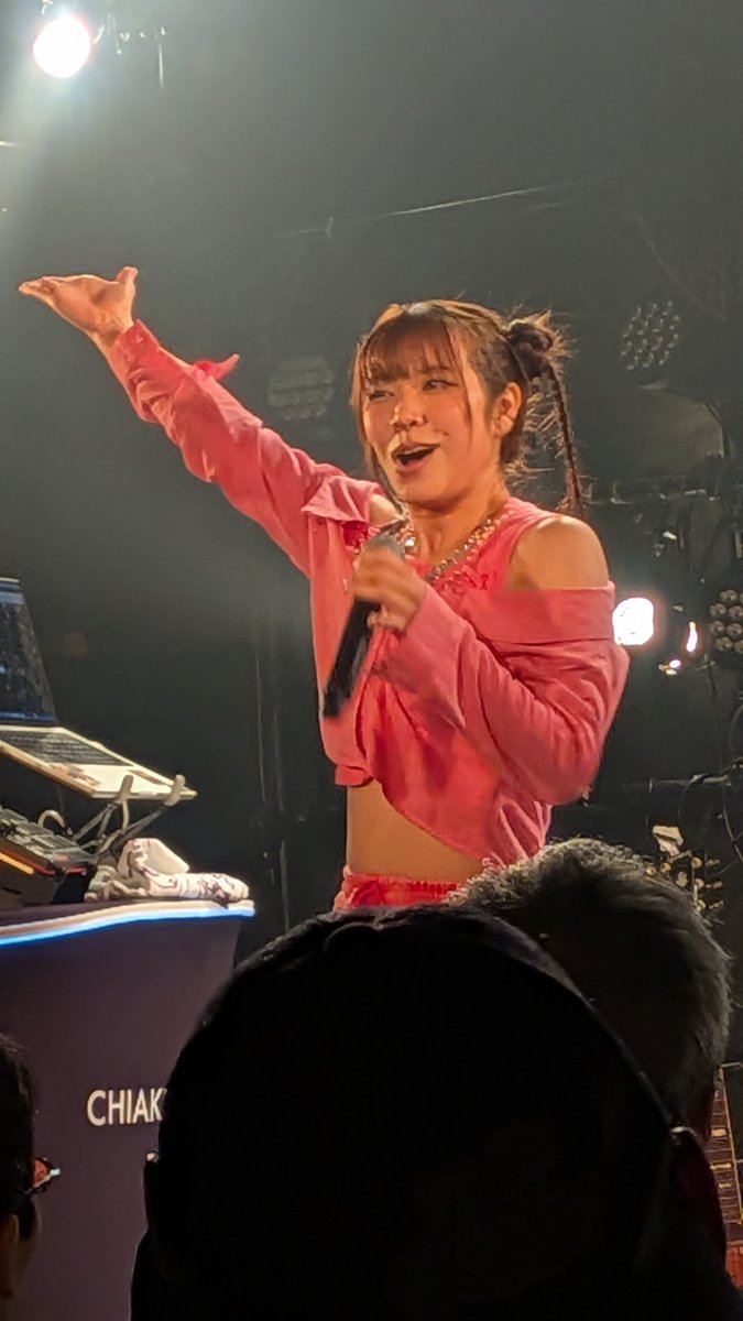 JoePublic63's tweet photo. 本日は #眉村ちあきAMPLANDPLAN ツアー 於 #HEAVENSROCKさいたま新都心

ついに眉村さんがわが地元さいたま市へやってきた！💕
なんでもココには大昔のツライ思い出があったそうだけど、それは今日の素敵なライブで上書きして、絶対また来てね！

あと、帰ったら家の電気が点いてますように！😄 https://t.co/MPwO45fjzp