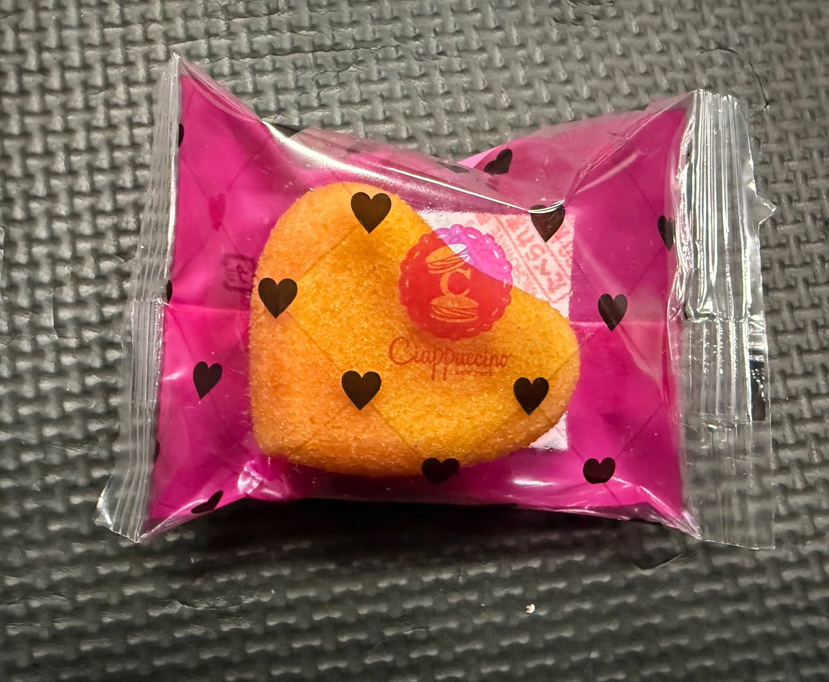 kazumin_623's tweet photo. お菓子をいただきました！ありがとうございます🙇🏻‍♀️ https://t.co/Jhp7j9atA5