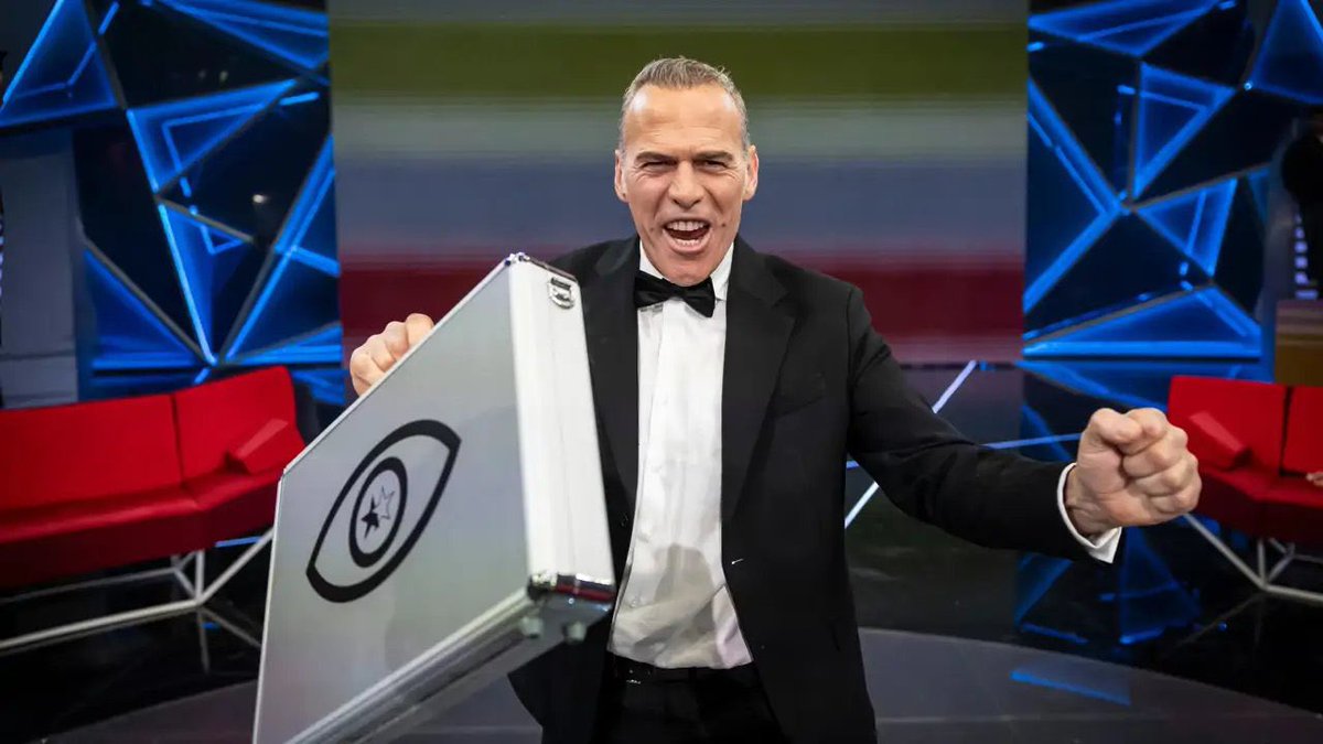 queridainformat's tweet photo. Los ganadores de los realities de Telecinco este año

#GHDÚO Carlos Lozano
#SvFinal Maica Benedicto https://t.co/CBBUUukYRE