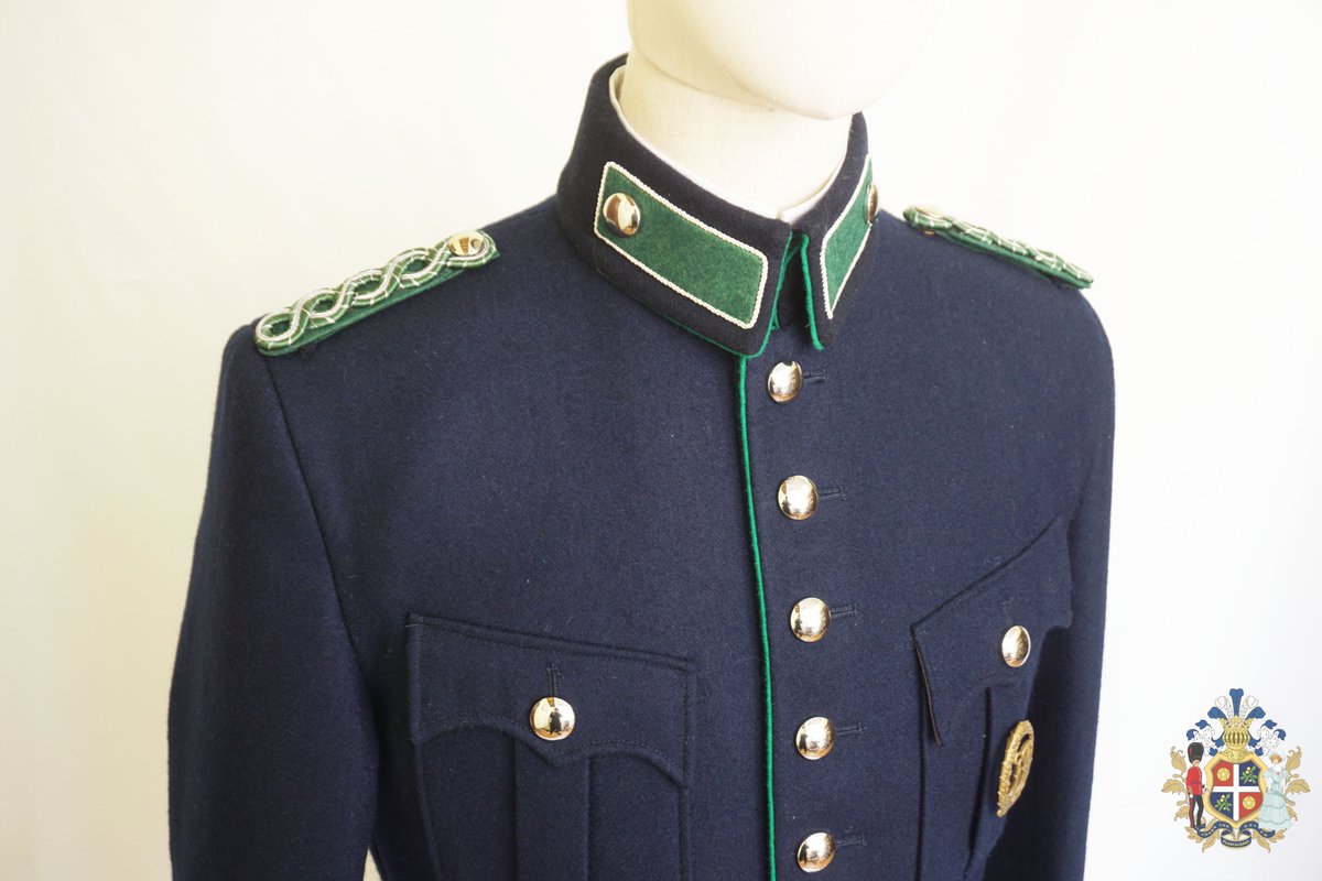 sisuiR's tweet photo. 止水工坊
オーダーメイド軍服
ヴァイマル共和政　警察の制服 https://t.co/vZFiLkmcpQ