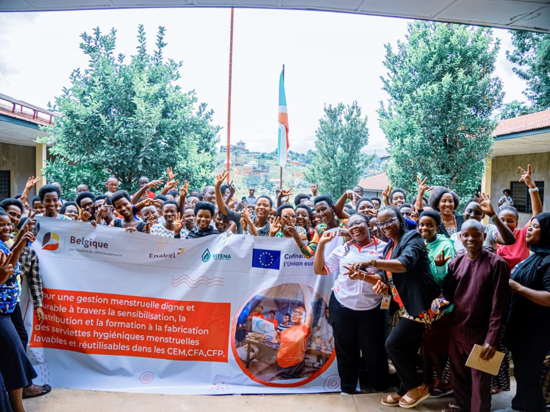 EnabelauBurundi's tweet photo. 2/2 Déployée pendant tout le mois de juin dans 20 centres de formation professionnelle, cette campagne de sensibilisation permettra à 787 jeunes filles d’accéder à des serviettes menstruelles réutilisables et contribuera à briser les tabous liés aux règles.#ActForImpact https://t.co/JBA1HGziUd