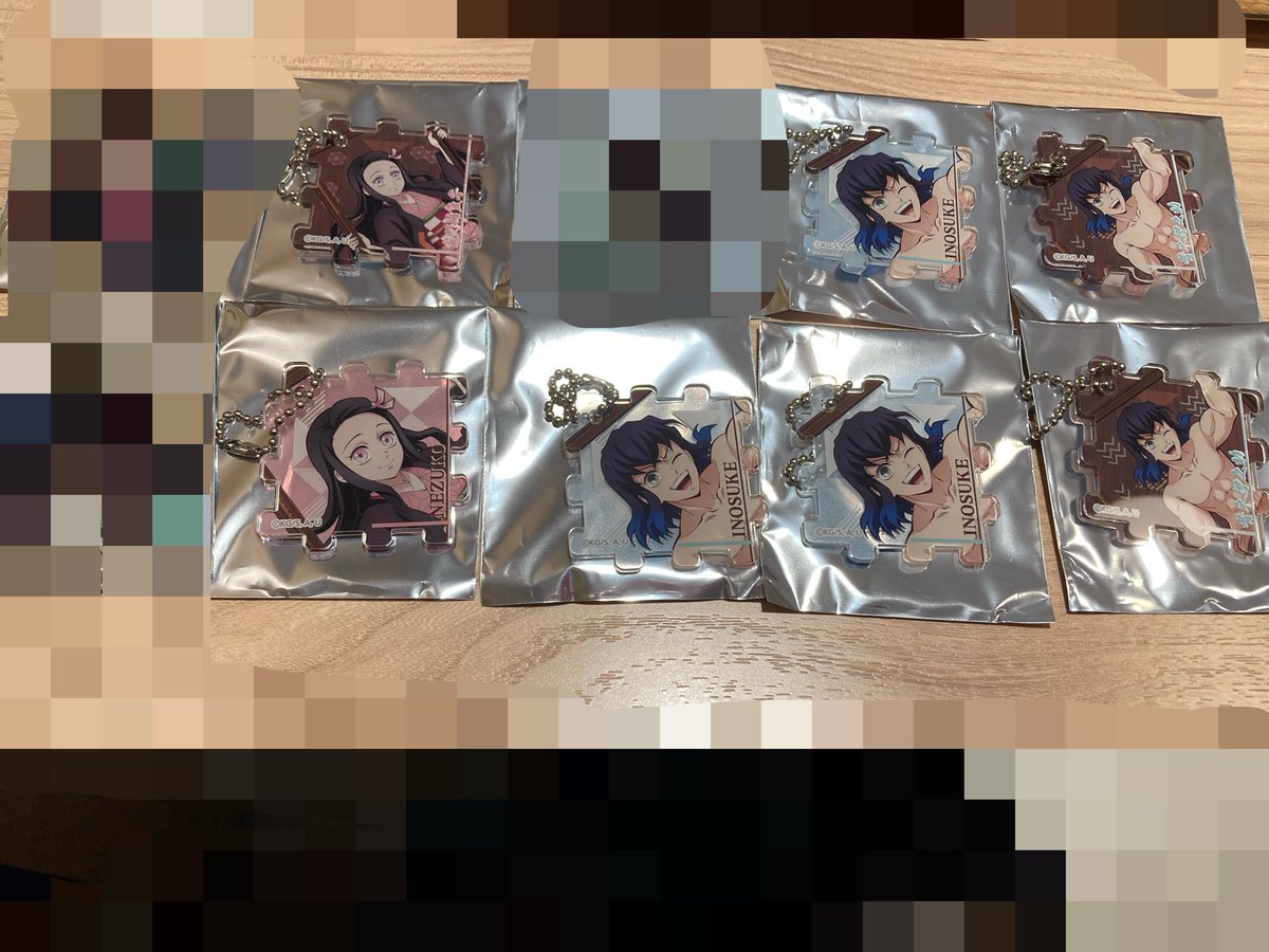 LAMP017M's tweet photo. 鬼滅の刃 追憶回廊ノ導 パズル ピース風 チャーム
【譲】嬭豆子・伊之助
【求】アップ・引きセットで900円
または 炭治郎(アップ>引き)
都内手渡し最優先
郵送は＋送料・梱包費
交換は基本的には都内手渡しのみ https://t.co/B1PQVaHT0G