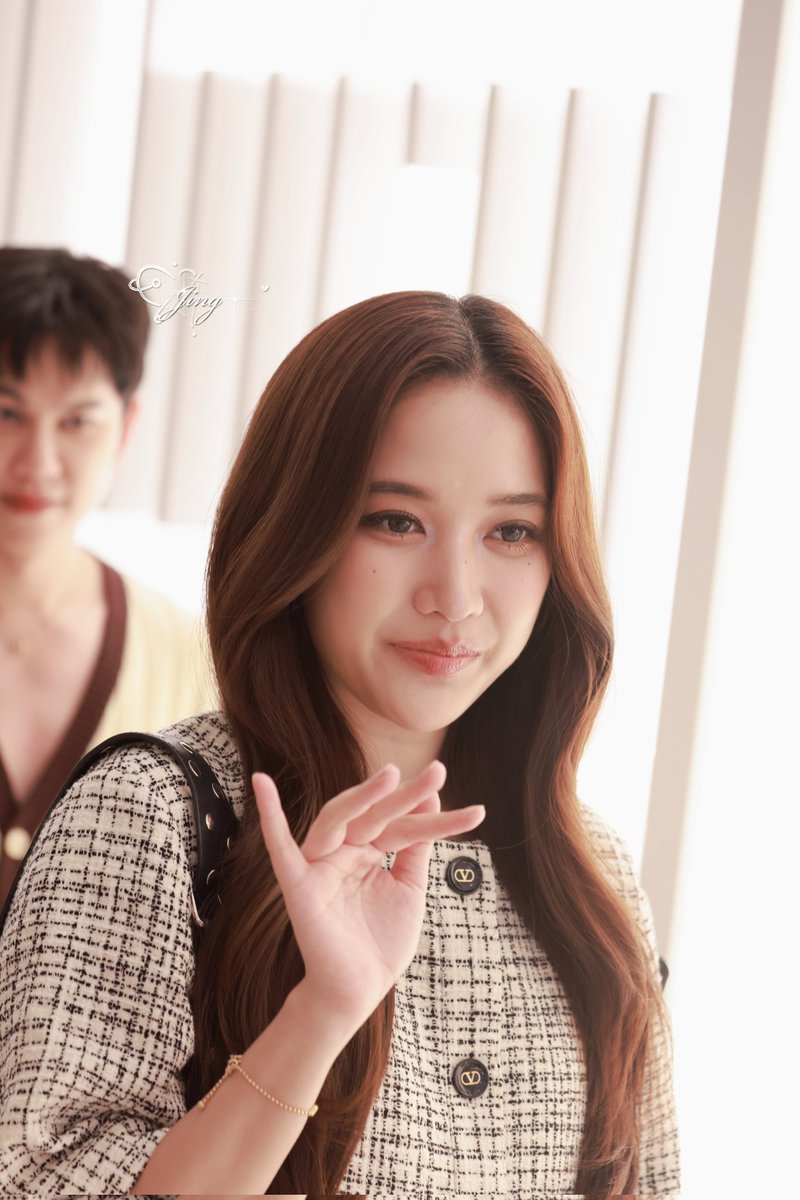 Jing03101's tweet photo. 😘😘😘
#solennEntertainment #srchafreen https://t.co/bwurMjgH1X