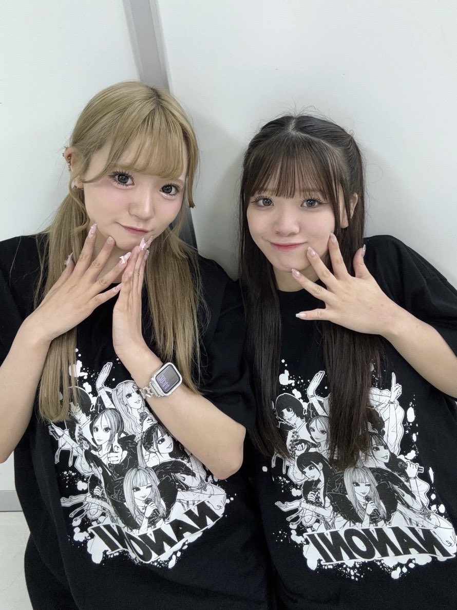 spiralia_info's tweet photo. #spiralia日記 📔🌸
事務所の先輩 #NANONI さんTシャツ❤︎・:*
めいゆいペアをパシャり📸
🌸プレデビューまであと7日🌸
BIT FES ~ spiralia Pre-debut Live ~
🎫チケット事前販売はコチラから
https://t.co/ZudgTkXw3L
🗓 6月19日(金)
OPEN 14:00 / START 14:30
📍 渋谷音楽堂
🎫 前方 ¥3,000(+1D)
後方 ¥FREE(+1D)
🎁前方チケット購入&"spiralia"指名で
『写メ+30秒トーク』
#spiralia #小犬丸めい #木ノ瀬ゆい