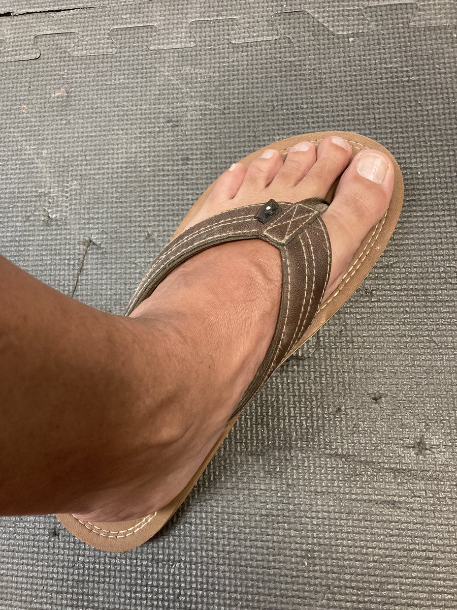 throwbacktoes's tweet photo. I love my man’s feet in the summer time!
#feetِ #feetworshi̇p #footfetısh https://t.co/fjVNODuluA