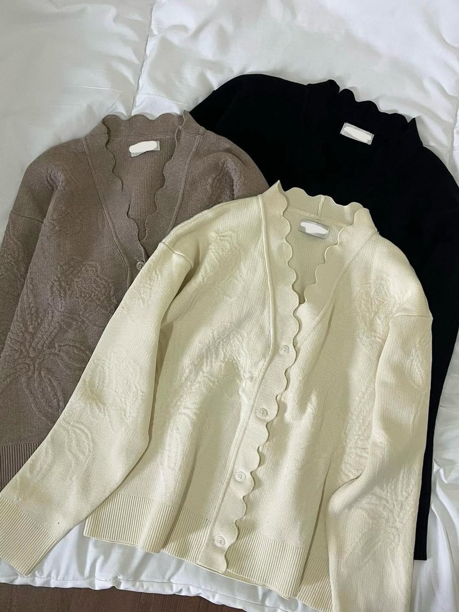 rainyychaa's tweet photo. fiks pecinta knitwear wajib tau ini!! 

iseng nyoba beli local brand ini dan ternyata koleksinya mantep poll😭🫶 https://t.co/qClg10W2C6