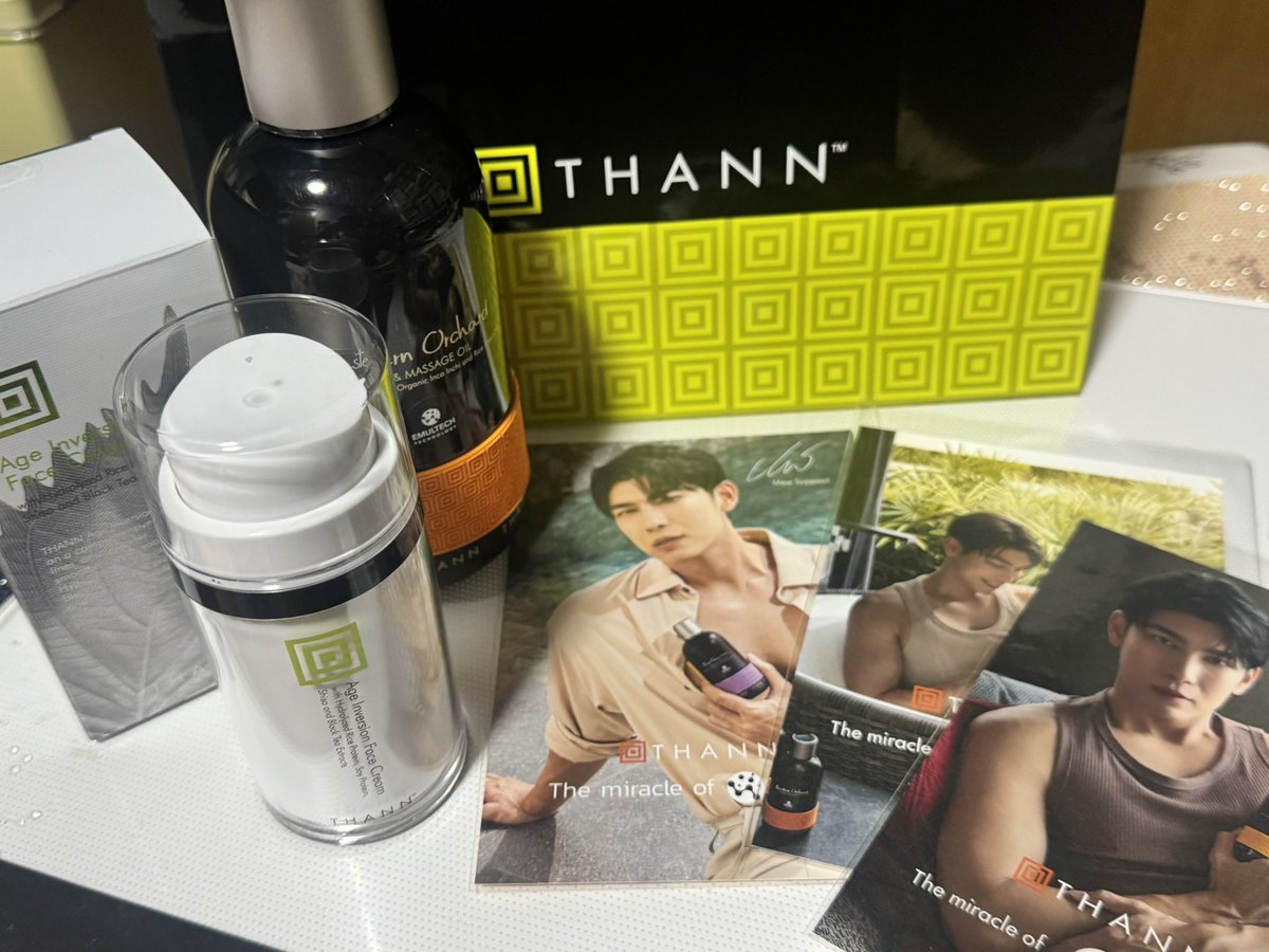 h23FvlJVKgAgzmE's tweet photo. やっと、やっと行って来ました
#THANN 表参道ヒルズ店さん!
セラム欲しいけどバナナが。。。って言ったら、アレルギー?と返してくれた店員さん、嬉しかったです🩷
(親友判断でセラムやめてクリームにした)
とても丁寧な対応して頂きました、ありがとうございます😊 https://t.co/SvWYGj9b44