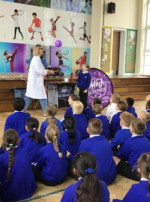 BeecroftAcademy's tweet photo. We had an unforgettable morning with Mad Science and the super scientist Atomic Aimee, diving headfirst into the invisible, powerful world of physics! Aimee demonstrated the mind-blowing experiment and hair-raising demonstration, about air resistance.  #Madscience #BestofBeecroft https://t.co/WEnxV91qQh