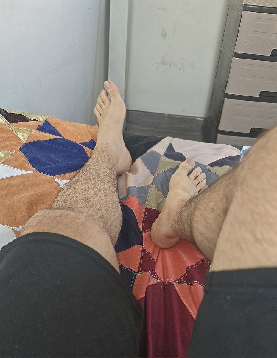 alex_feet10's tweet photo. TGIF
Viernes de patas en la boca 🥵😏👣
¿Alguien se atreve? https://t.co/zgJgMY20Jv