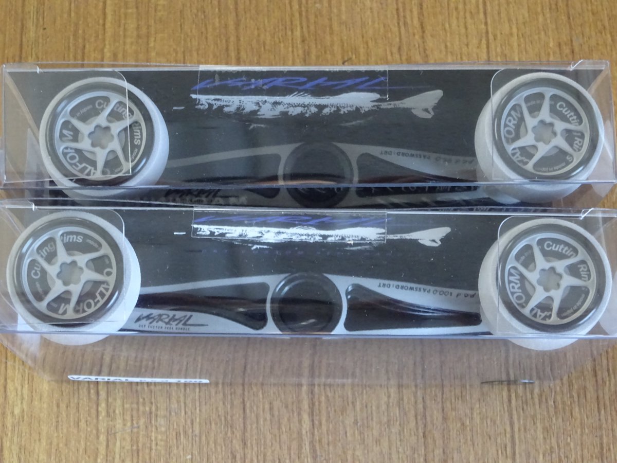 dacksrate's tweet photo. お知らせです。
DRTのバリアル９５、１００（新色で、CALFORMホイール仕様）は抽選販売となります。
長文ですが、最後まで読んで下さいね。
大変申し訳ありませんが、宜しくお願い致します。
https://t.co/2KIc6RVSof https://t.co/N18SgzllvE