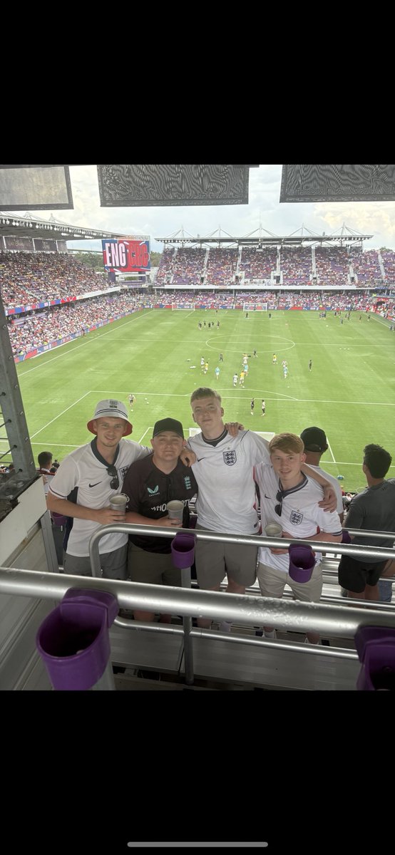itsbeno96's tweet photo. Last friendly before the World Cup starts via a trip to the Bahamas. Next stop Dallas 🔜 https://t.co/Yy7wjAu4pa