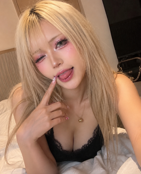 まり tweet media