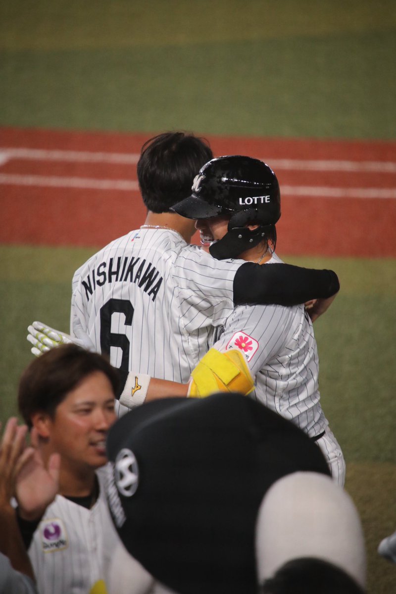 61dynamite61's tweet photo. みしょと😭👏いやこれ泣ける😭

2026/06/12 ZOZOマリン

 #chibalotte
 #山本大斗
 #西川史礁 https://t.co/FyeRVakEFx