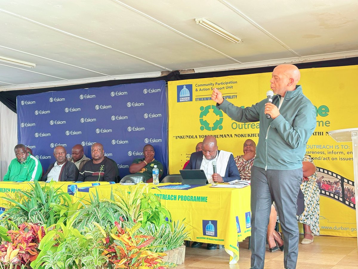 Kgosientsho_R's tweet photo. Today I was joined by Cllr. Ntuli in KwaXimba, eThekwini. We engaged the community, Izinduna & Ward Committee & agreed on a comprehensive plan aimed at accelerating our efforts to end load-reduction. We are in every suburb, informal settlement and village. #EndLoadReduction https://t.co/4PWJLTAAdy
