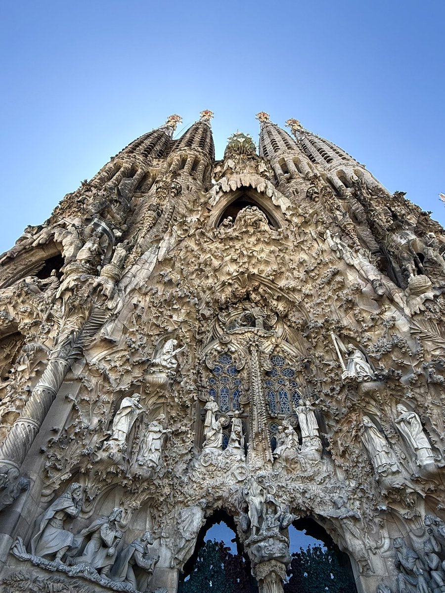 MAKIMORI10's tweet photo. Temple Expiatori de la
Sagrada Família

記念のときに来れてよかった🕊️

#antonio_gaudi 
#sagrada_família
#barcelona https://t.co/d4qaaSqmzD
