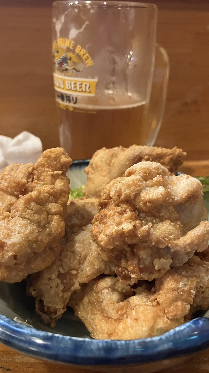 UMA_WAY's tweet photo. 大代、唐揚げとビール https://t.co/RoqwuFu8Fd
